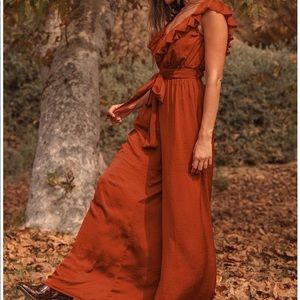 Lulus “here for the frills” wide leg jumpsuit in rust size S